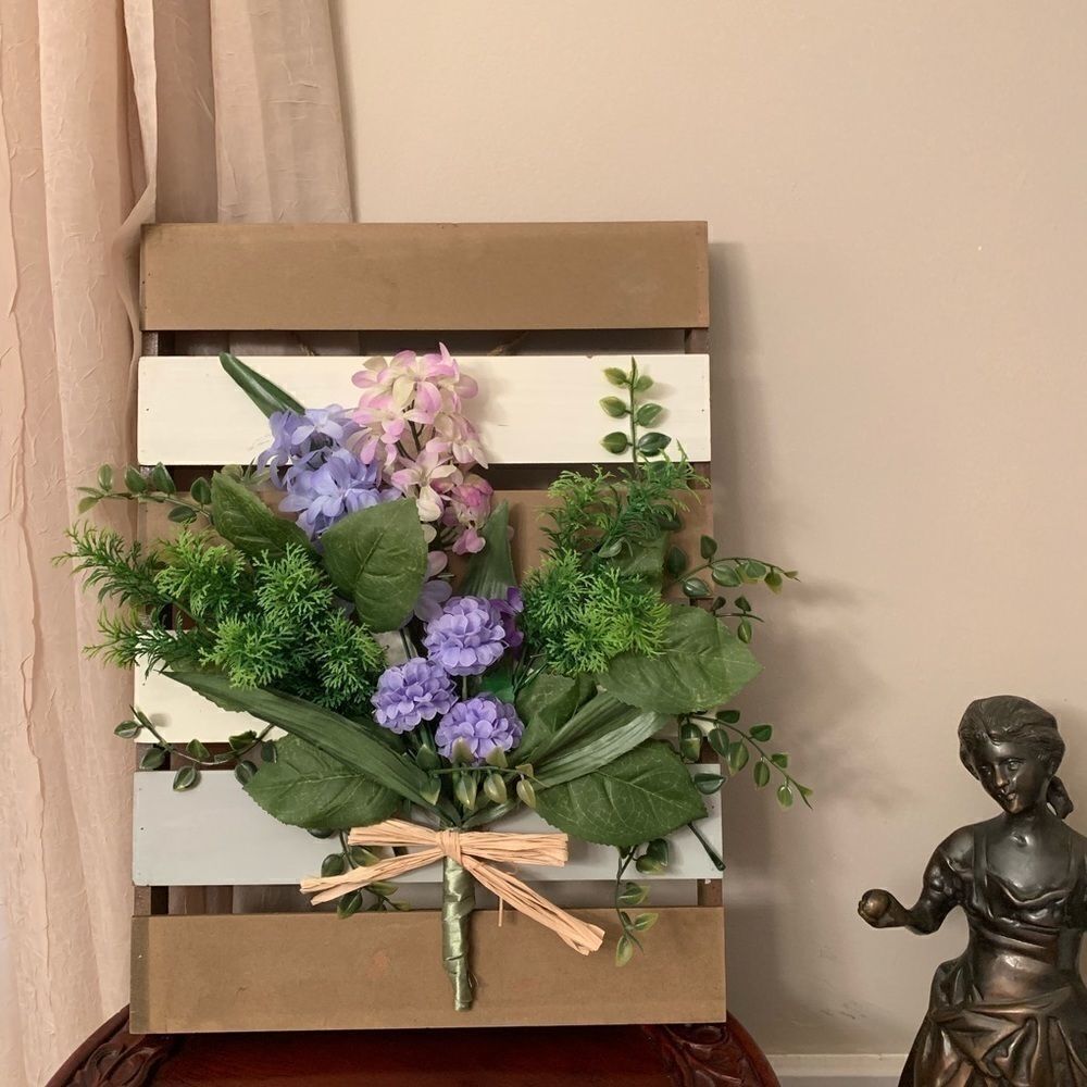 Floral Wall Hanging - Picture 2 of 7